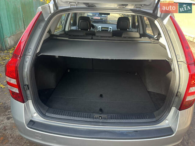 Кіа Сід 2009 у Ахтырке на Automoto.ua Сірий Кіа Сід, об'ємом двигуна 1.6 л та пробігом 226 тис. км за 6445 $, фото 65 на Automoto.ua