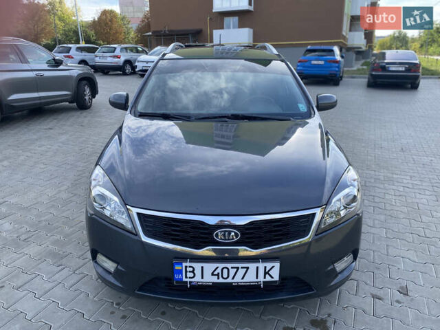 Серый Киа Сид, объемом двигателя 1.6 л и пробегом 259 тыс. км за 5700 $, фото 32 на Automoto.ua