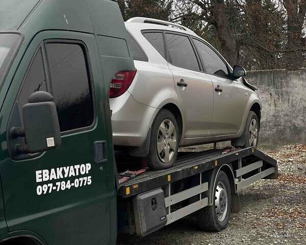 Сірий Кіа Сід, об'ємом двигуна 1.4 л та пробігом 245 тис. км за 1999 $, фото 9 на Automoto.ua