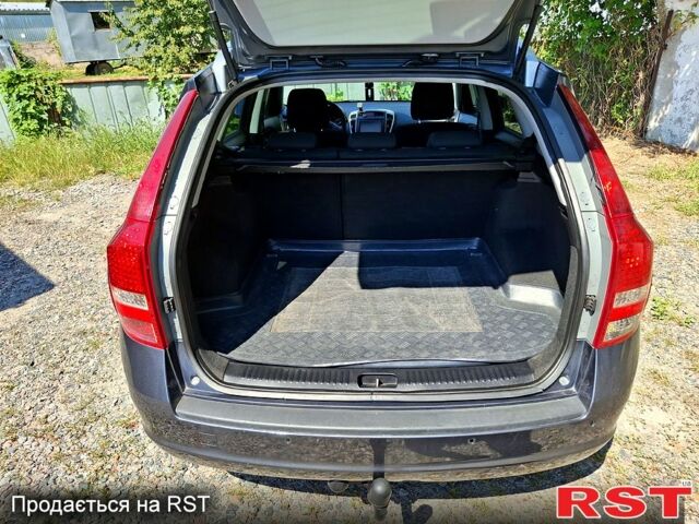 Серый Киа Сид, объемом двигателя 1.6 л и пробегом 233 тыс. км за 8800 $, фото 2 на Automoto.ua