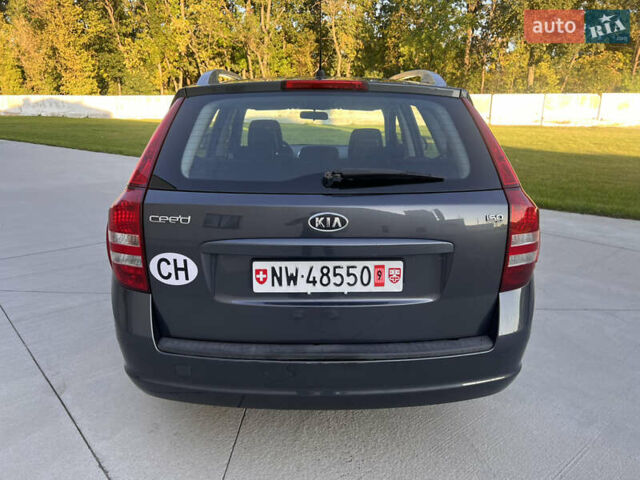 Серый Киа Сид, объемом двигателя 1.4 л и пробегом 160 тыс. км за 5550 $, фото 4 на Automoto.ua