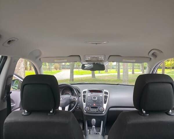 Сірий Кіа Сід, об'ємом двигуна 1.58 л та пробігом 240 тис. км за 6850 $, фото 19 на Automoto.ua