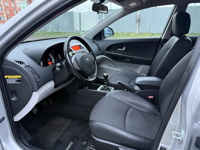 Серый Киа Сид, объемом двигателя 1.4 л и пробегом 143 тыс. км за 6500 $, фото 9 на Automoto.ua