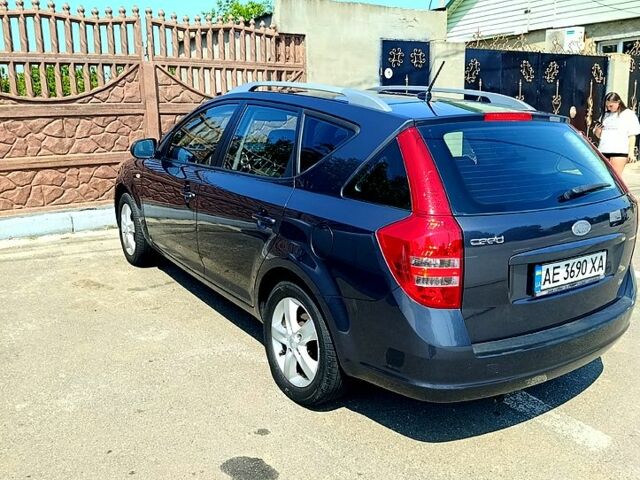 Киа Сид 2009 в Новом Буге на Automoto.ua Серый Киа Сид, объемом двигателя 1.6 л и пробегом 213 тыс. км за 6700 $, фото 4 на Automoto.ua