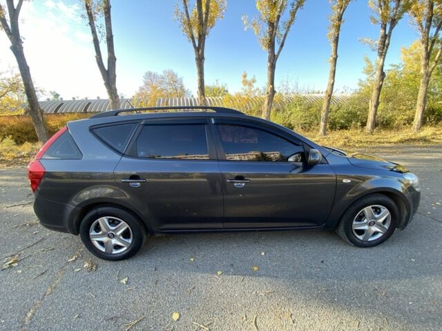 Сірий Кіа Сід, об'ємом двигуна 1.6 л та пробігом 267 тис. км за 6900 $, фото 3 на Automoto.ua