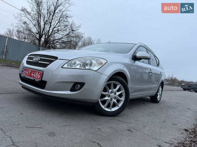 Серый Киа Сид, объемом двигателя 1.4 л и пробегом 143 тыс. км за 6500 $, фото 16 на Automoto.ua