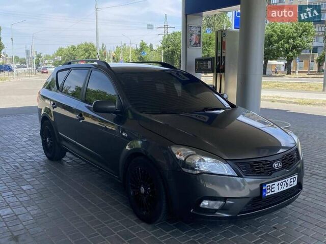 Серый Киа Сид, объемом двигателя 1.58 л и пробегом 331 тыс. км за 5999 $, фото 7 на Automoto.ua