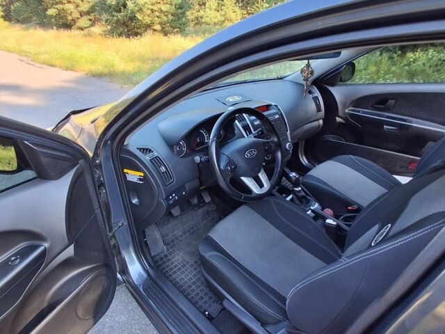 Сірий Кіа Сід, об'ємом двигуна 0 л та пробігом 199 тис. км за 7100 $, фото 10 на Automoto.ua