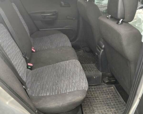 Сірий Кіа Сід, об'ємом двигуна 1.4 л та пробігом 245 тис. км за 1999 $, фото 8 на Automoto.ua