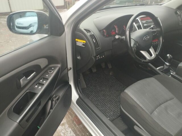 Сірий Кіа Сід, об'ємом двигуна 1.6 л та пробігом 243 тис. км за 5750 $, фото 6 на Automoto.ua