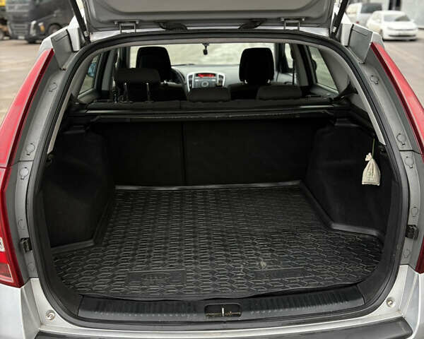 Серый Киа Сид, объемом двигателя 1.6 л и пробегом 291 тыс. км за 5300 $, фото 6 на Automoto.ua