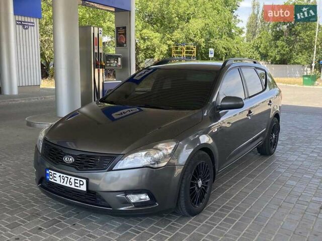 Серый Киа Сид, объемом двигателя 1.58 л и пробегом 331 тыс. км за 5999 $, фото 1 на Automoto.ua