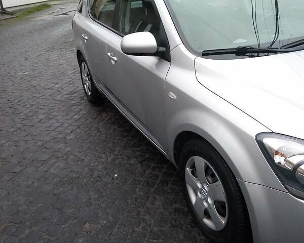 Серый Киа Сид, объемом двигателя 1.6 л и пробегом 213 тыс. км за 6200 $, фото 1 на Automoto.ua
