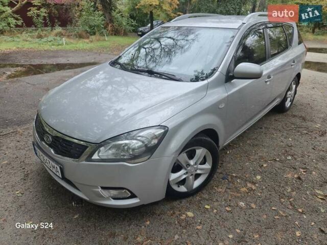 Серый Киа Сид, объемом двигателя 1.58 л и пробегом 287 тыс. км за 7100 $, фото 4 на Automoto.ua