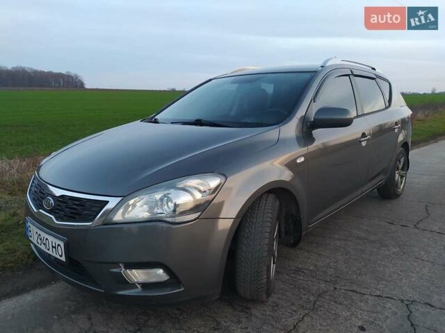 Серый Киа Сид, объемом двигателя 1.4 л и пробегом 227 тыс. км за 5800 $, фото 2 на Automoto.ua
