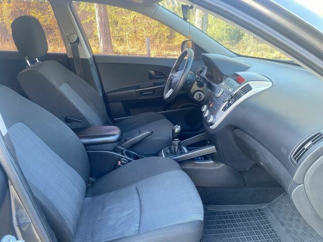 Сірий Кіа Сід, об'ємом двигуна 1.6 л та пробігом 267 тис. км за 6900 $, фото 5 на Automoto.ua