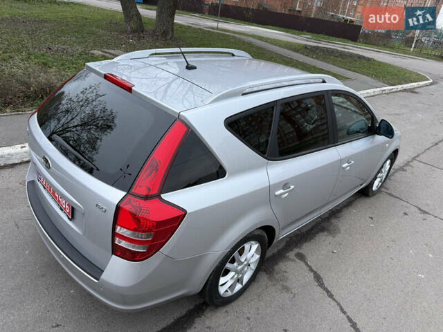 Серый Киа Сид, объемом двигателя 1.4 л и пробегом 143 тыс. км за 6500 $, фото 15 на Automoto.ua