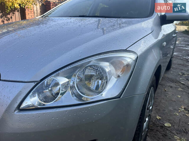 Кіа Сід 2009 у Ахтырке на Automoto.ua Сірий Кіа Сід, об'ємом двигуна 1.6 л та пробігом 226 тис. км за 6445 $, фото 2 на Automoto.ua