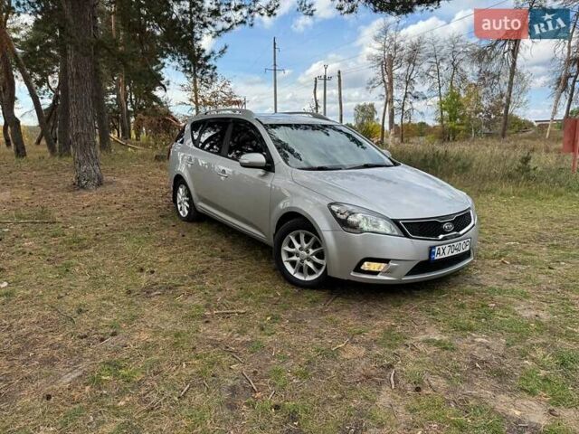 Серый Киа Сид, объемом двигателя 1.6 л и пробегом 313 тыс. км за 6500 $, фото 2 на Automoto.ua