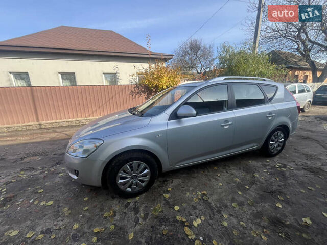 Кіа Сід 2009 у Ахтырке на Automoto.ua Сірий Кіа Сід, об'ємом двигуна 1.6 л та пробігом 226 тис. км за 6445 $, фото 20 на Automoto.ua