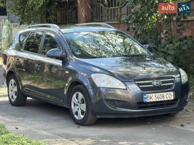 Сірий Кіа Сід, об'ємом двигуна 1.4 л та пробігом 300 тис. км за 4950 $, фото 4 на Automoto.ua