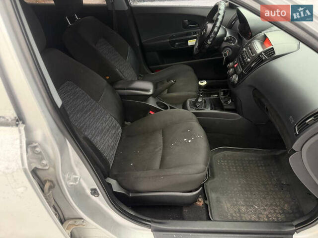 Серый Киа Сид, объемом двигателя 1.99 л и пробегом 340 тыс. км за 4600 $, фото 9 на Automoto.ua