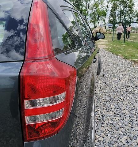 Серый Киа Сид, объемом двигателя 1.4 л и пробегом 205 тыс. км за 5500 $, фото 16 на Automoto.ua