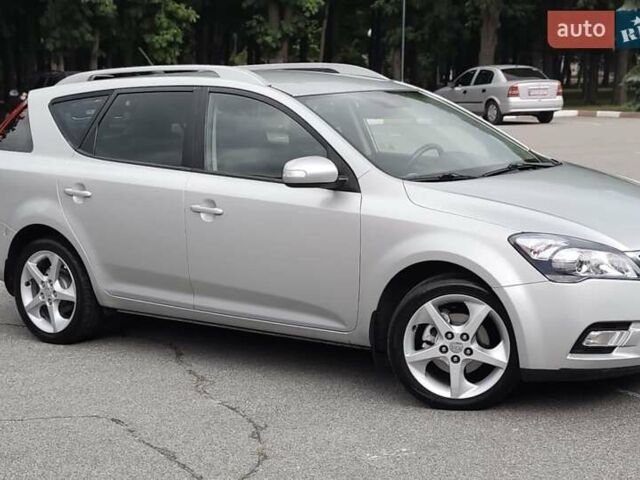 Сірий Кіа Сід, об'ємом двигуна 1.58 л та пробігом 240 тис. км за 6850 $, фото 4 на Automoto.ua