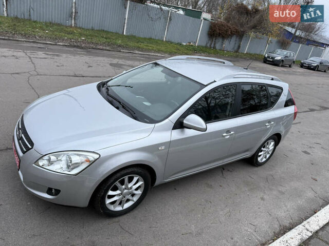 Серый Киа Сид, объемом двигателя 1.4 л и пробегом 143 тыс. км за 6500 $, фото 12 на Automoto.ua