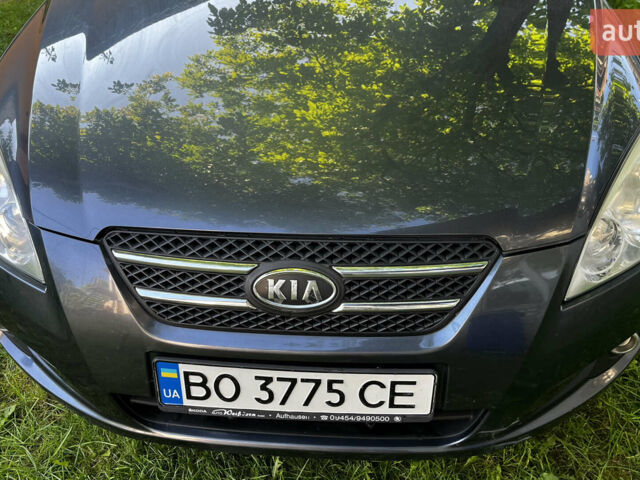 Серый Киа Сид, объемом двигателя 1.4 л и пробегом 230 тыс. км за 5000 $, фото 6 на Automoto.ua