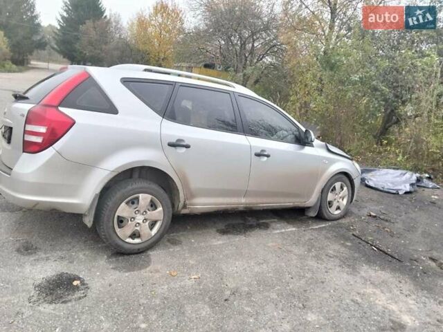 Сірий Кіа Сід, об'ємом двигуна 1.4 л та пробігом 245 тис. км за 1999 $, фото 1 на Automoto.ua
