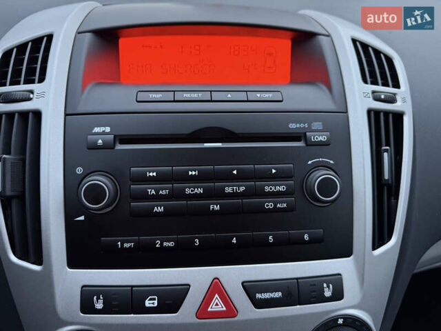 Серый Киа Сид, объемом двигателя 1.4 л и пробегом 143 тыс. км за 6500 $, фото 32 на Automoto.ua