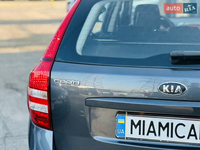 Киа Сид 2009 в Харькове на Automoto.ua Серый Киа Сид, объемом двигателя 1.4 л и пробегом 195 тыс. км за 6600 $, фото 13 на Automoto.ua