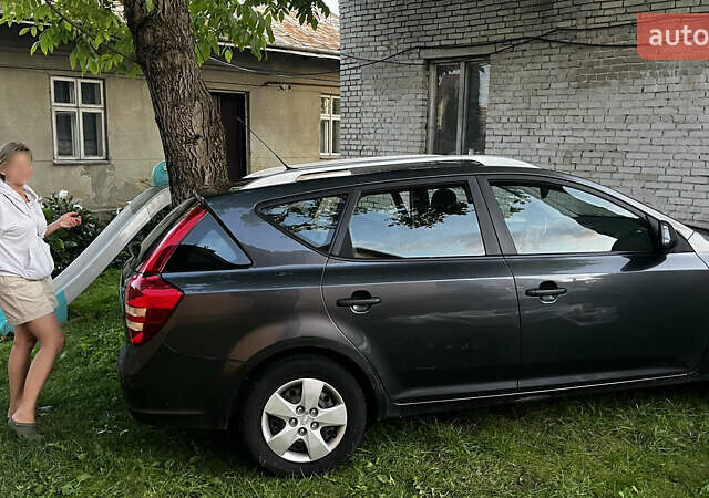 Серый Киа Сид, объемом двигателя 1.4 л и пробегом 230 тыс. км за 5200 $, фото 15 на Automoto.ua