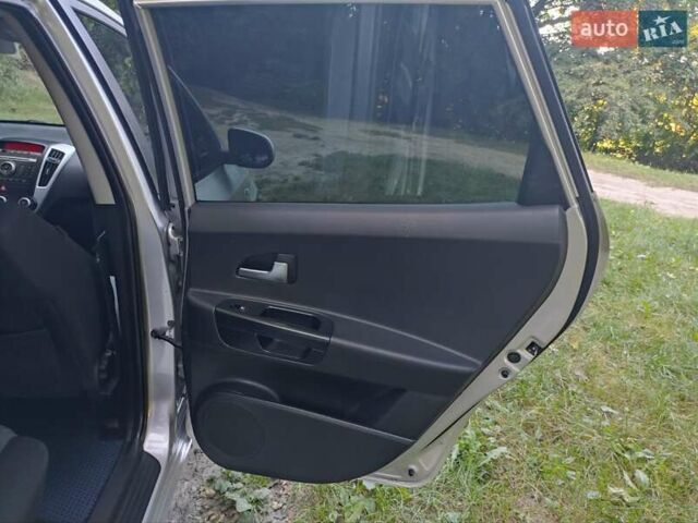 Сірий Кіа Сід, об'ємом двигуна 1.59 л та пробігом 143 тис. км за 6700 $, фото 23 на Automoto.ua