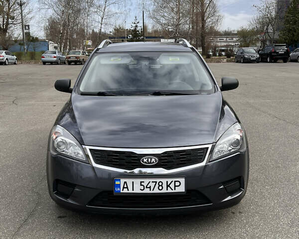 Серый Киа Сид, объемом двигателя 1.6 л и пробегом 299 тыс. км за 6200 $, фото 1 на Automoto.ua
