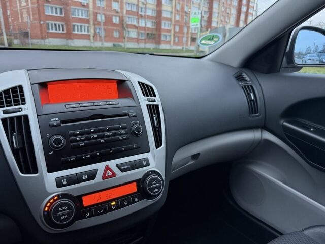 Серый Киа Сид, объемом двигателя 1.4 л и пробегом 143 тыс. км за 6500 $, фото 13 на Automoto.ua