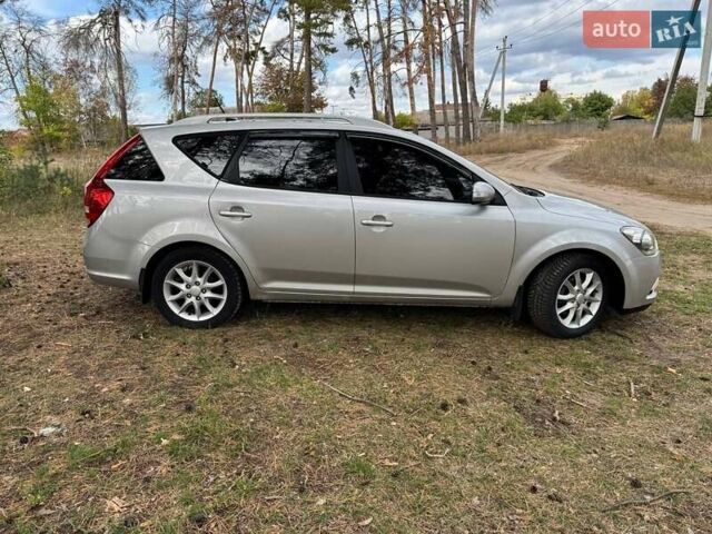 Серый Киа Сид, объемом двигателя 1.6 л и пробегом 313 тыс. км за 6500 $, фото 5 на Automoto.ua