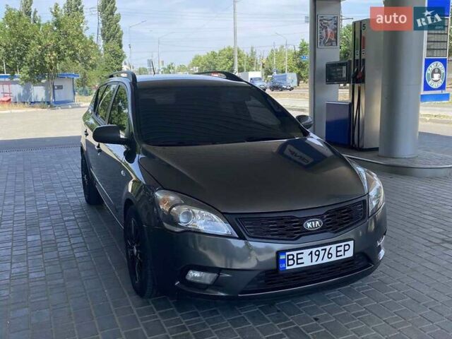 Серый Киа Сид, объемом двигателя 1.58 л и пробегом 331 тыс. км за 5999 $, фото 5 на Automoto.ua
