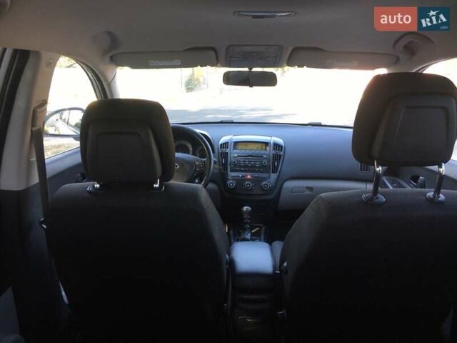 Серый Киа Сид, объемом двигателя 1.6 л и пробегом 200 тыс. км за 6300 $, фото 9 на Automoto.ua