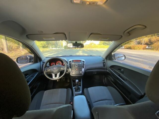 Сірий Кіа Сід, об'ємом двигуна 1.6 л та пробігом 267 тис. км за 6900 $, фото 6 на Automoto.ua