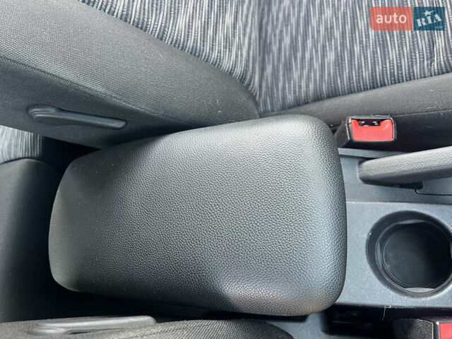Кіа Сід 2009 у Ахтырке на Automoto.ua Сірий Кіа Сід, об'ємом двигуна 1.6 л та пробігом 226 тис. км за 6445 $, фото 54 на Automoto.ua