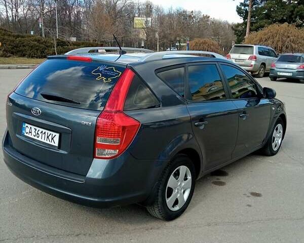 Серый Киа Сид, объемом двигателя 1.58 л и пробегом 304 тыс. км за 6400 $, фото 3 на Automoto.ua