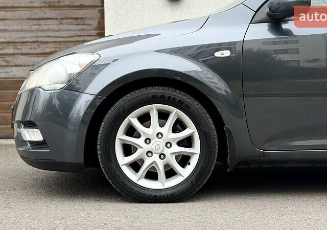 Серый Киа Сид, объемом двигателя 1.6 л и пробегом 263 тыс. км за 6750 $, фото 12 на Automoto.ua