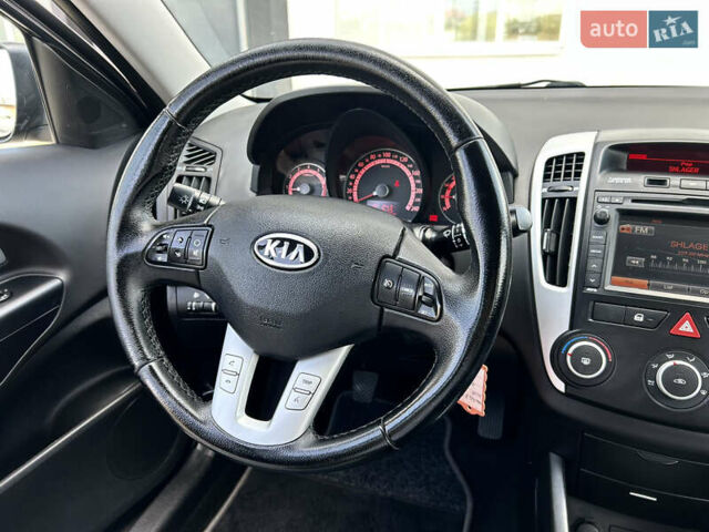 Серый Киа Сид, объемом двигателя 1.4 л и пробегом 221 тыс. км за 6399 $, фото 41 на Automoto.ua