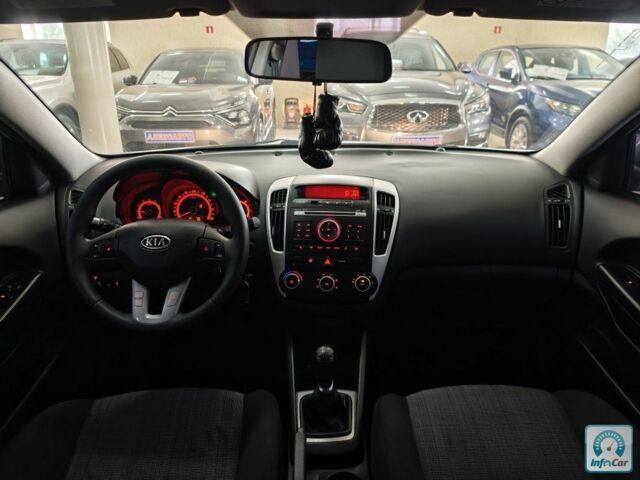 Серый Киа Сид, объемом двигателя 1.4 л и пробегом 183 тыс. км за 6700 $, фото 9 на Automoto.ua