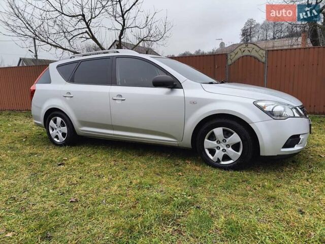 Серый Киа Сид, объемом двигателя 1.4 л и пробегом 211 тыс. км за 6550 $, фото 2 на Automoto.ua