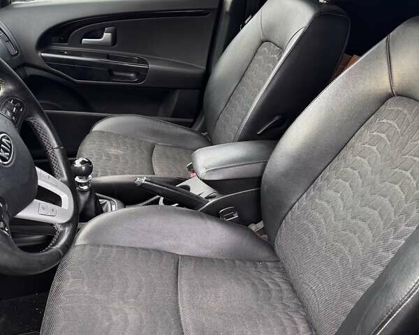 Серый Киа Сид, объемом двигателя 1.6 л и пробегом 250 тыс. км за 6500 $, фото 9 на Automoto.ua