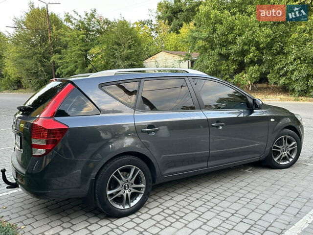 Сірий Кіа Сід, об'ємом двигуна 1.58 л та пробігом 262 тис. км за 6900 $, фото 6 на Automoto.ua