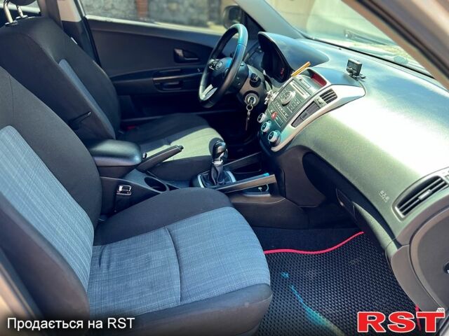 Серый Киа Сид, объемом двигателя 1.4 л и пробегом 234 тыс. км за 6000 $, фото 7 на Automoto.ua